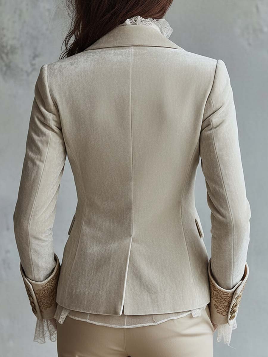 Damen Taillierter Blazer in Elfenbein mit Stickerei