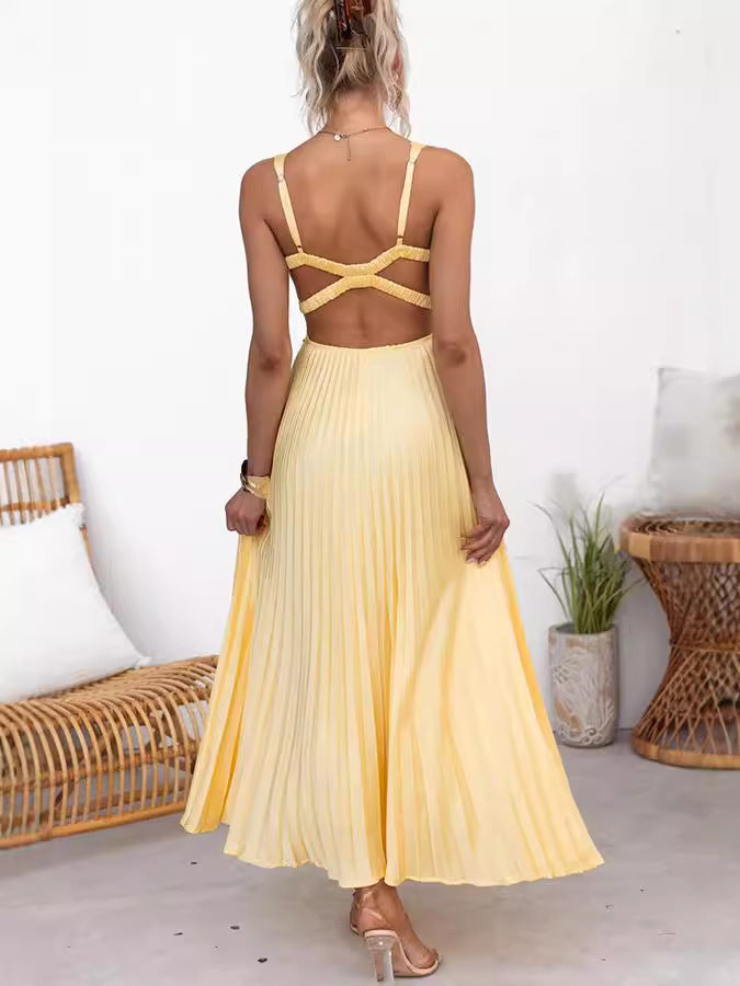 Langes plissiertes Kleid mit V-Ausschnitt