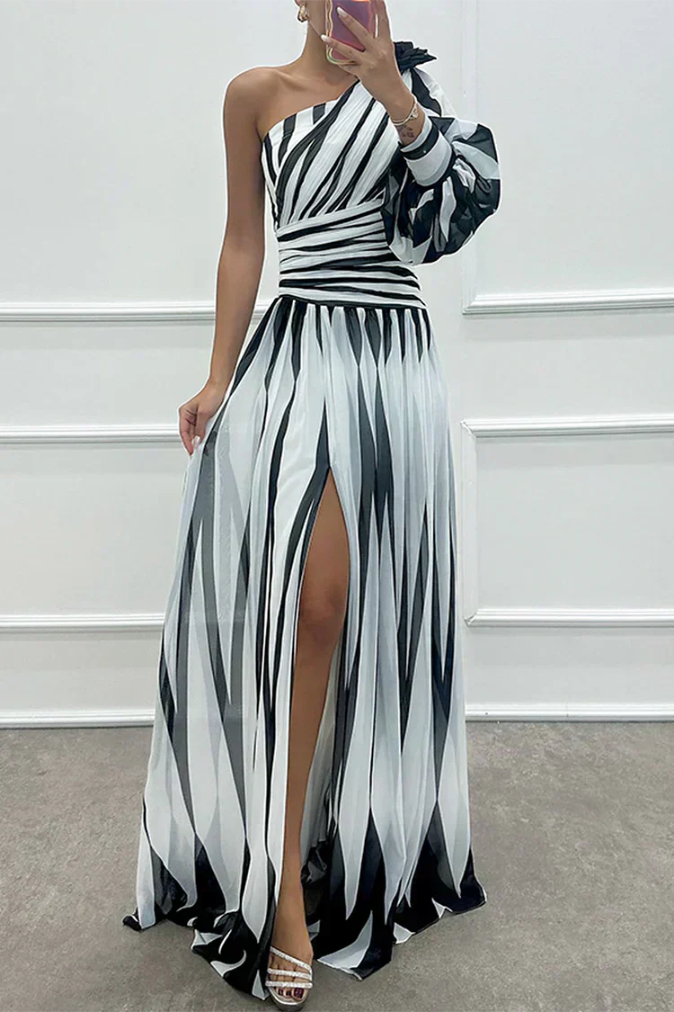 Hazel™ | Elegantes gestreiftes Maxikleid mit einer Schulter