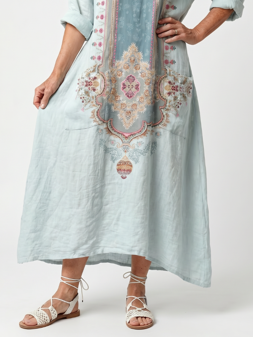 Kassiani | Midi-Kleid mit aufwendiger Stickerei und übergroßer Tasche