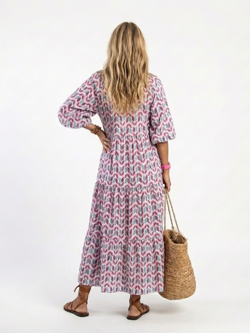 Mireya | Midi-Kleid mit langen Ärmeln, gestuftem Schnitt und geometrischem Muster
