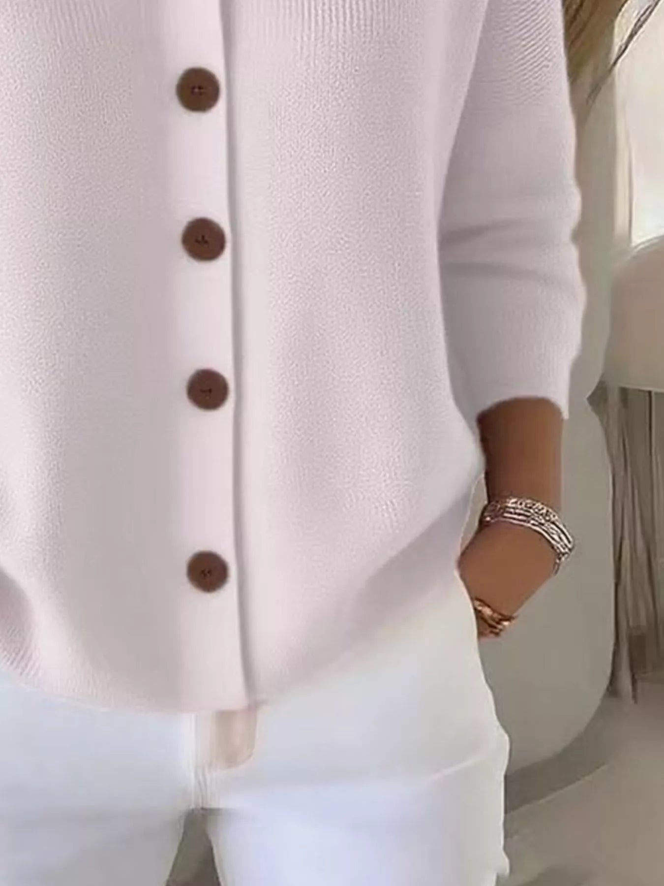 Mila™ – Elegants Strickjäckli mit Chnöpf