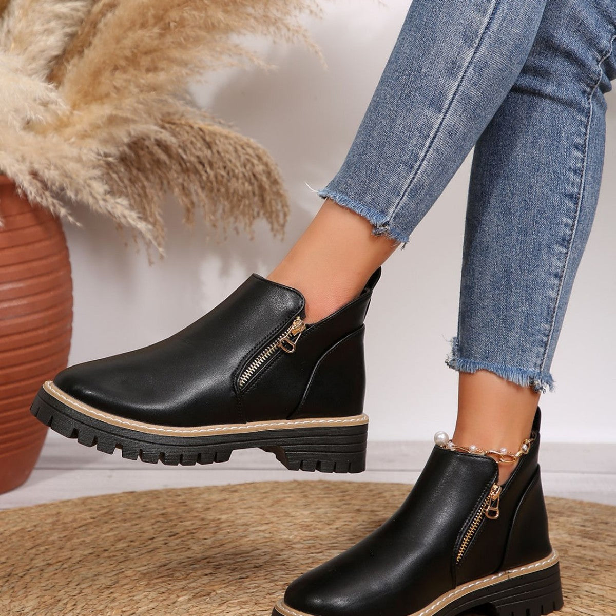 Orthopädische Stiefeletten mit Keilabsatz