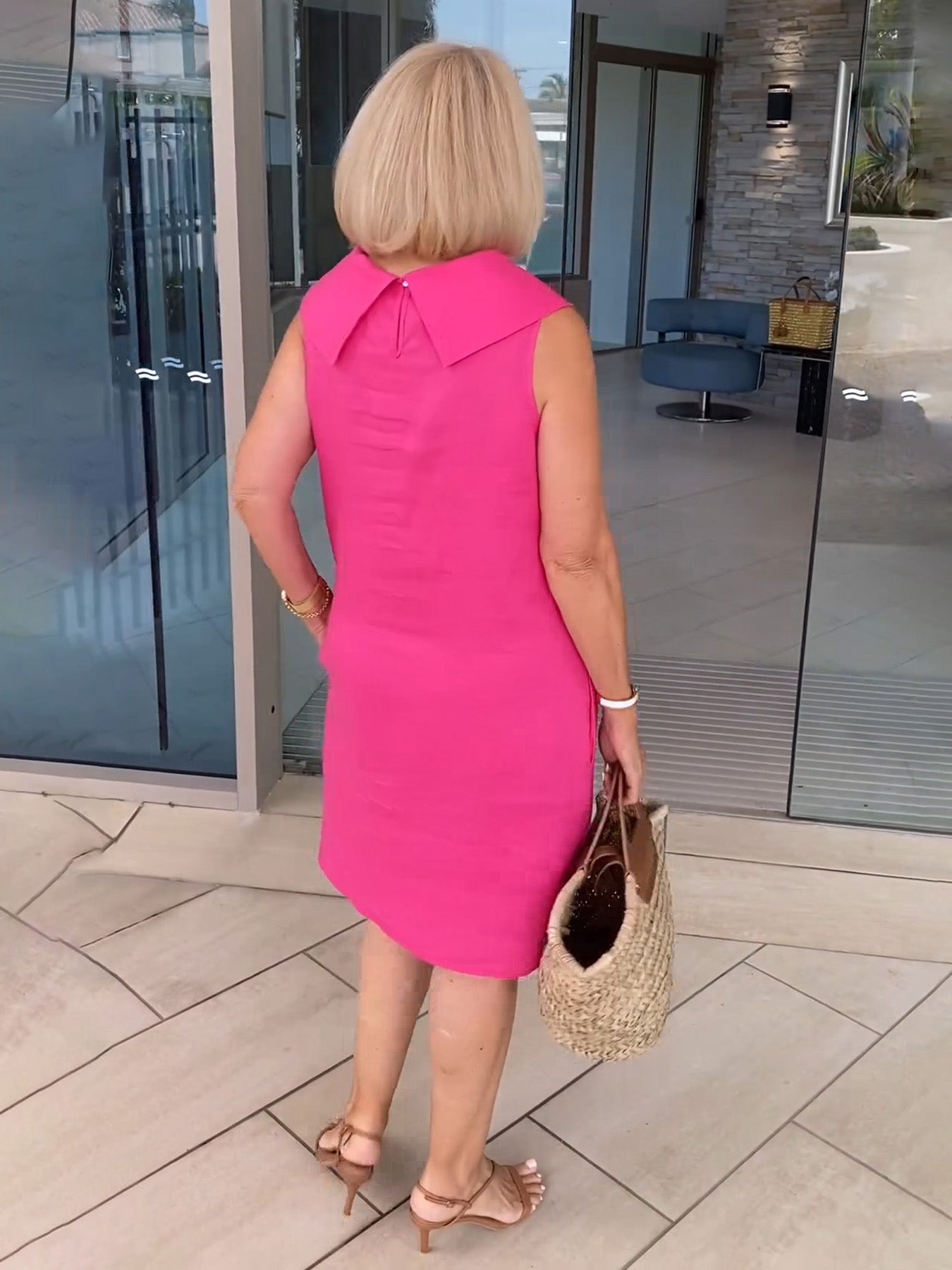 Liora – Elegantes Leinenkleid mit raffiniertem Kragen