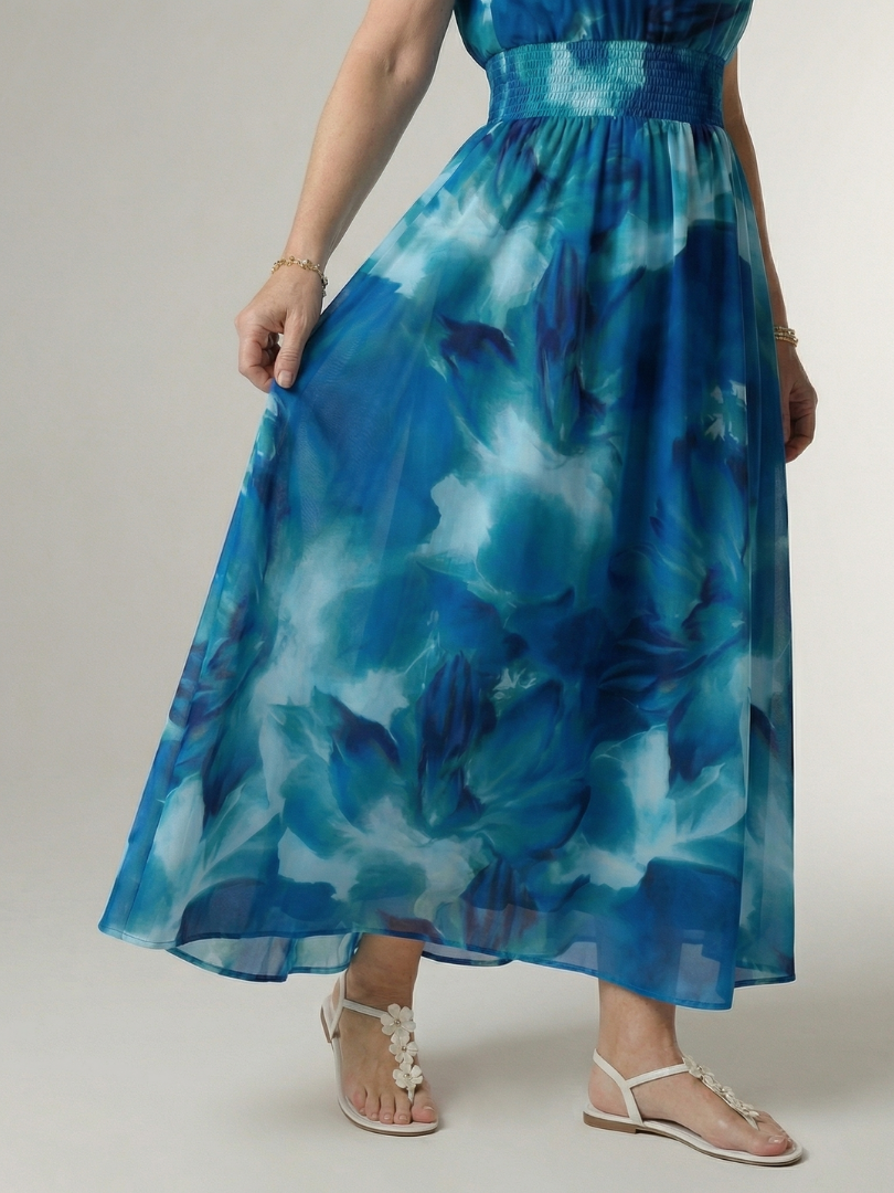 Sylin | Midikleid mit tiefem Ausschnitt und Neckholder