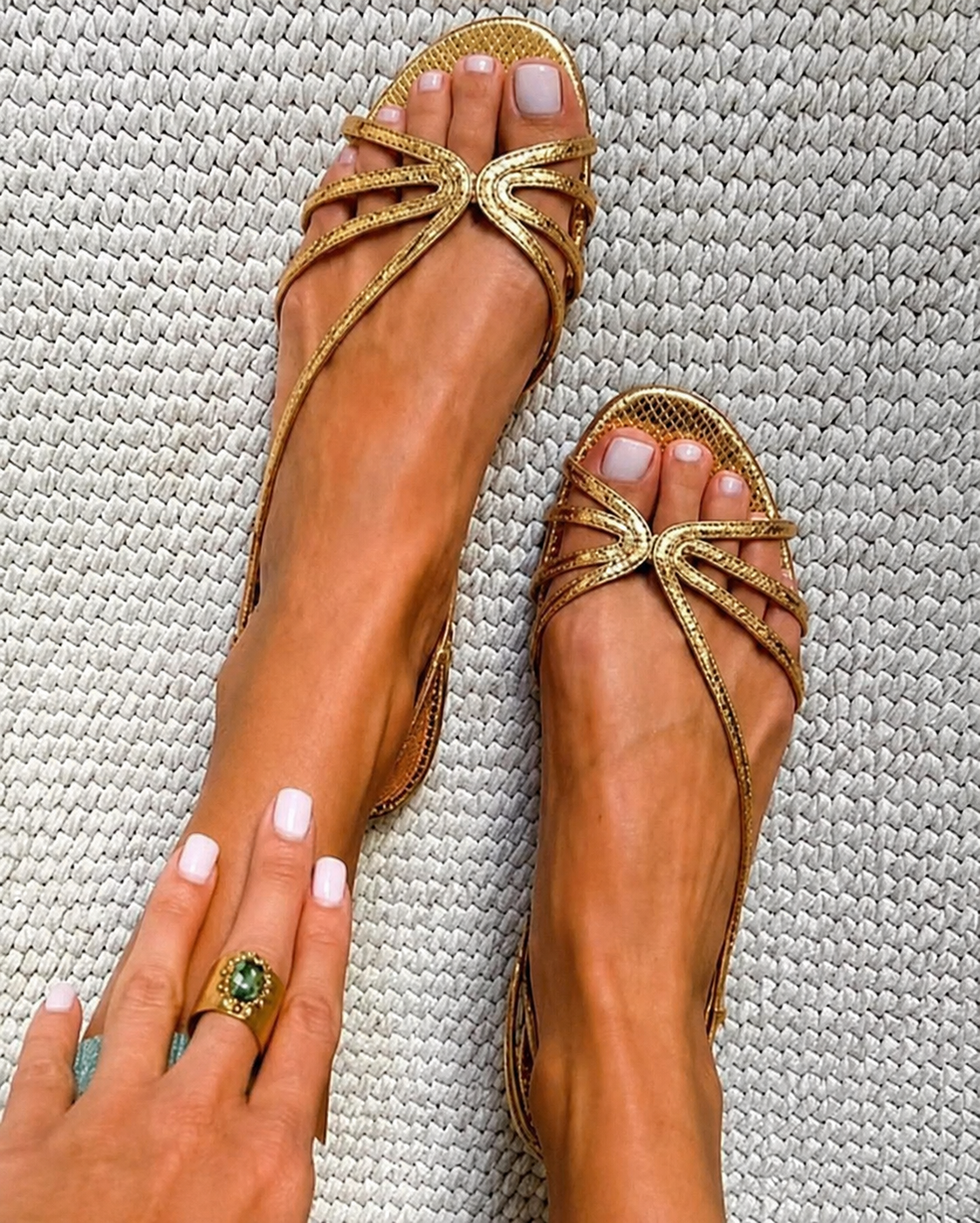 Sandalen mit Riemchen in Metallic-Optik