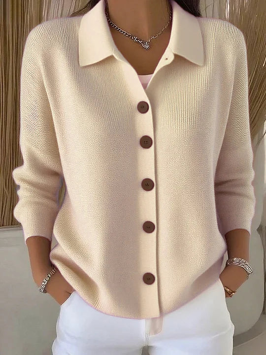 Josefina | Strickjacke mit Kragen und Knöpfen
