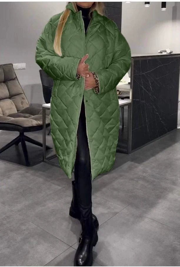 Liv™ – Mittellanger, gesteppter Wendemantel mit Leopardenfutter