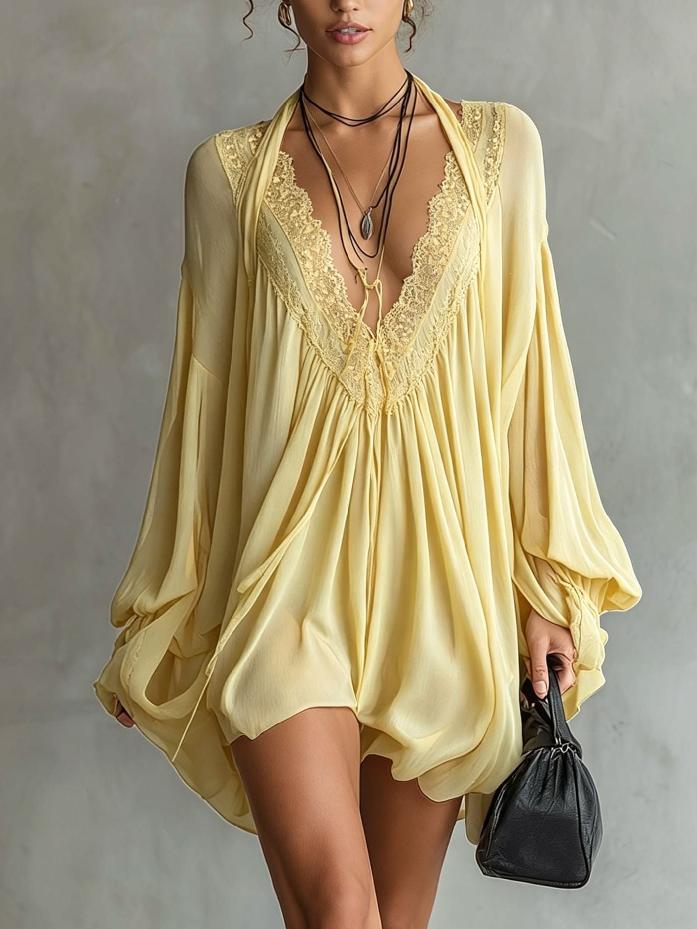 Cassandre – Chiffon-Minikleid mit Spitze