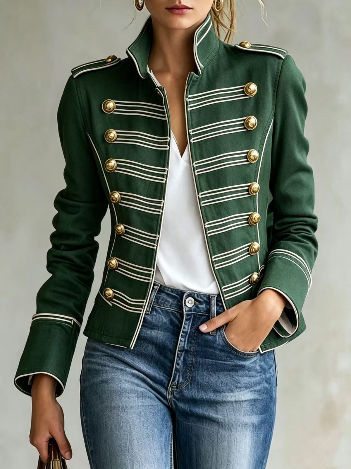 Marion – Militärische Jeansjacke mit goldenen Knöpfen
