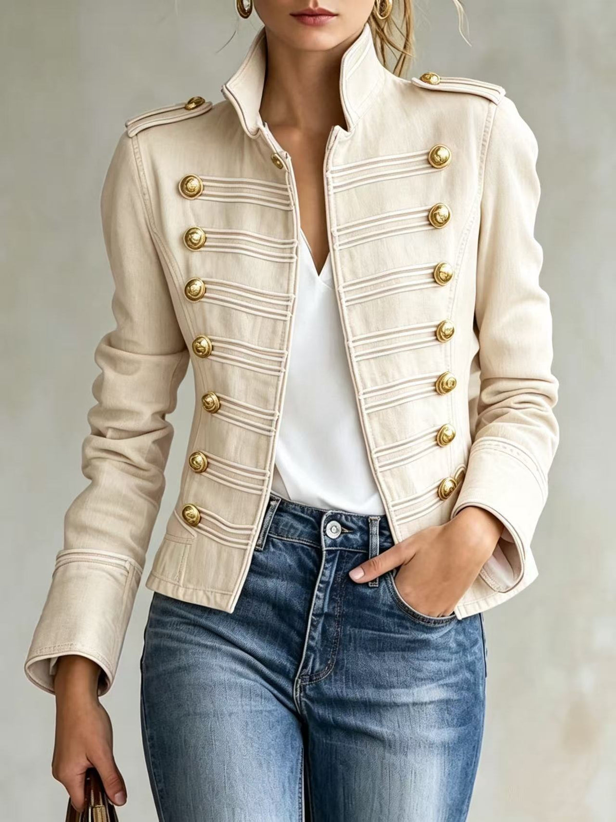 Marion – Militärische Jeansjacke mit goldenen Knöpfen