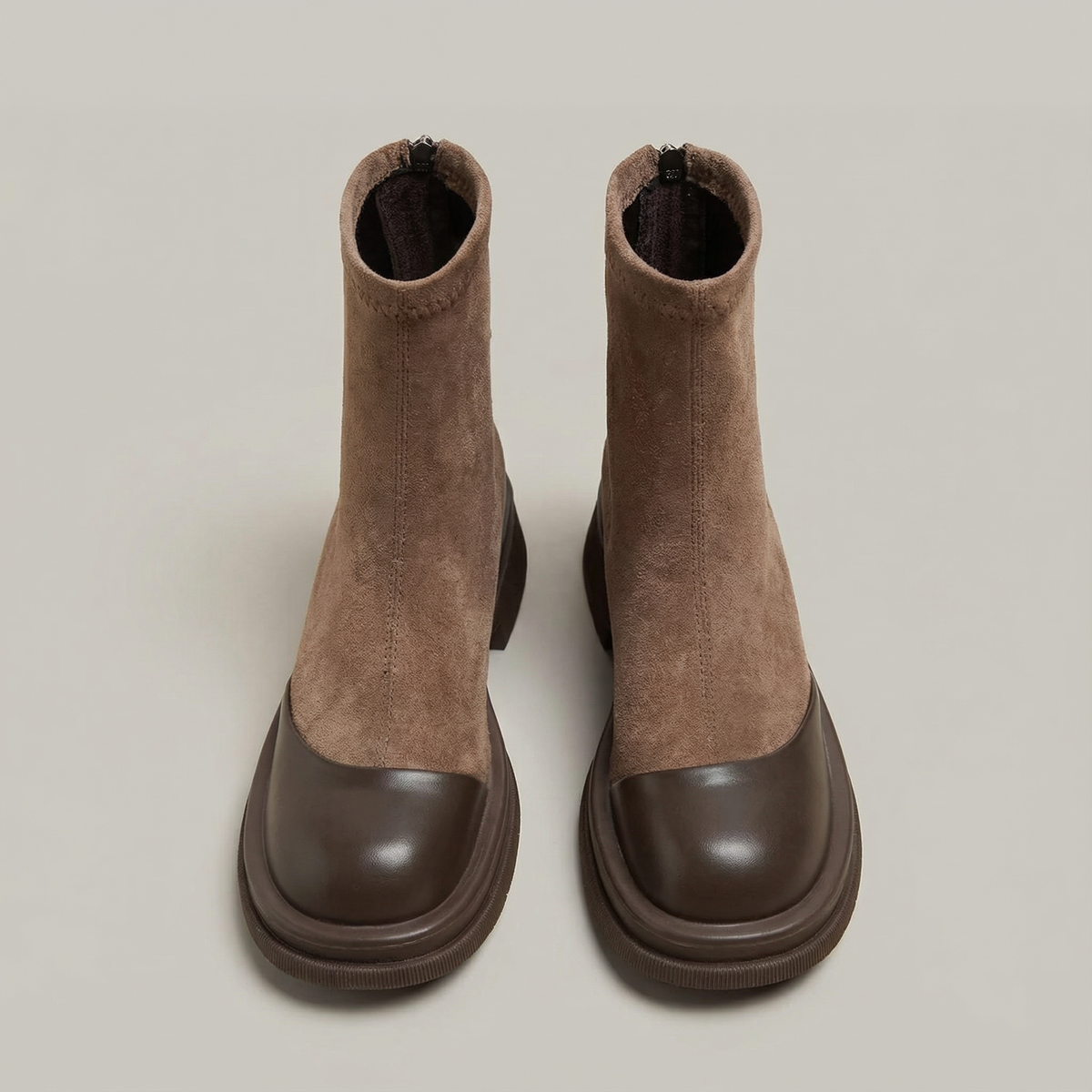 Ausilia – Elegante Stiefeletten mit niedrigem Absatz und runder Schuhspitze