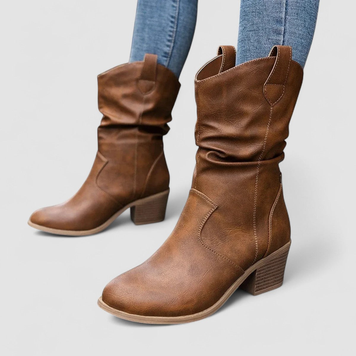 Eleanora | Stiefel mit gerafftem Schaft und Absatz