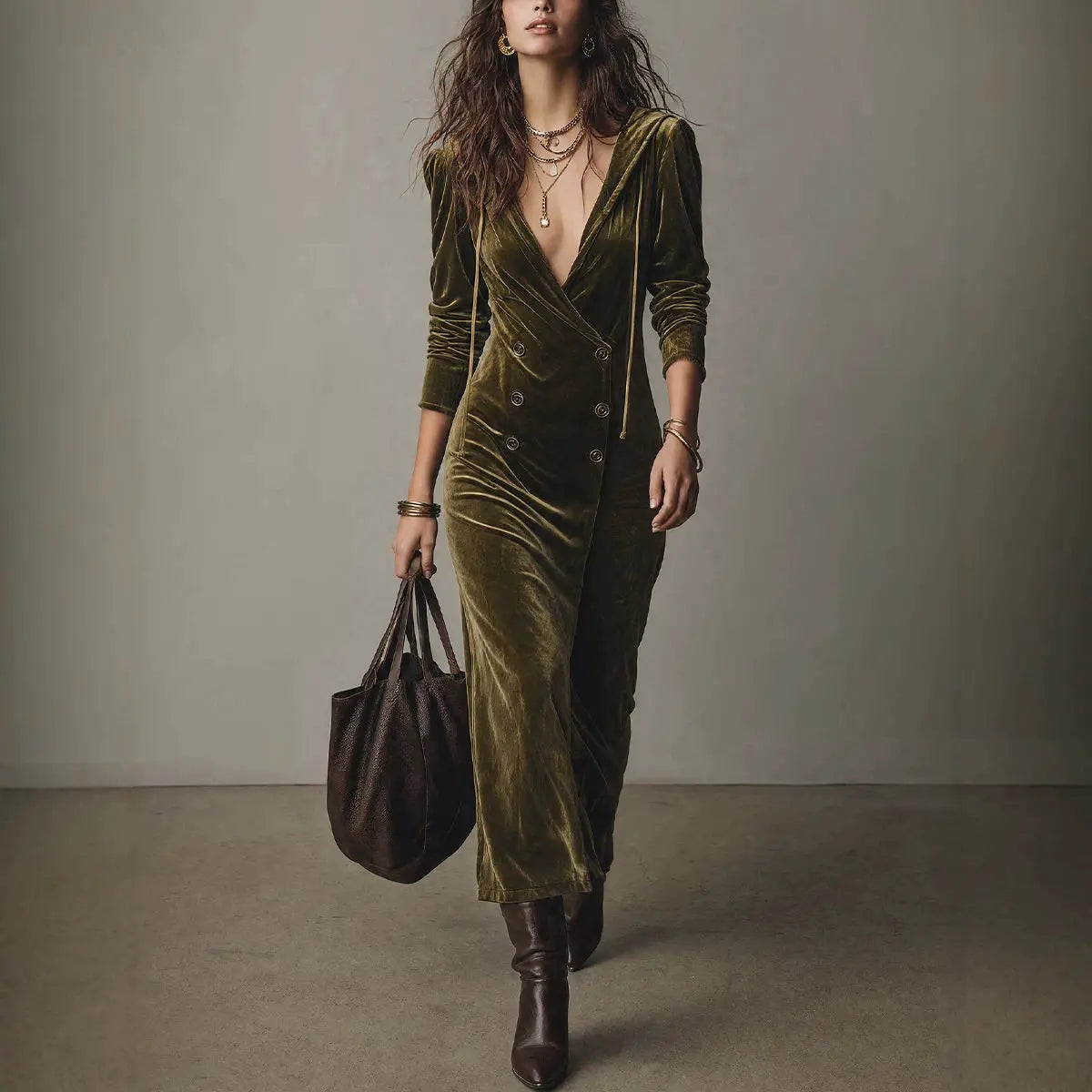 Alexandra – Samt-Midikleid mit Kapuze