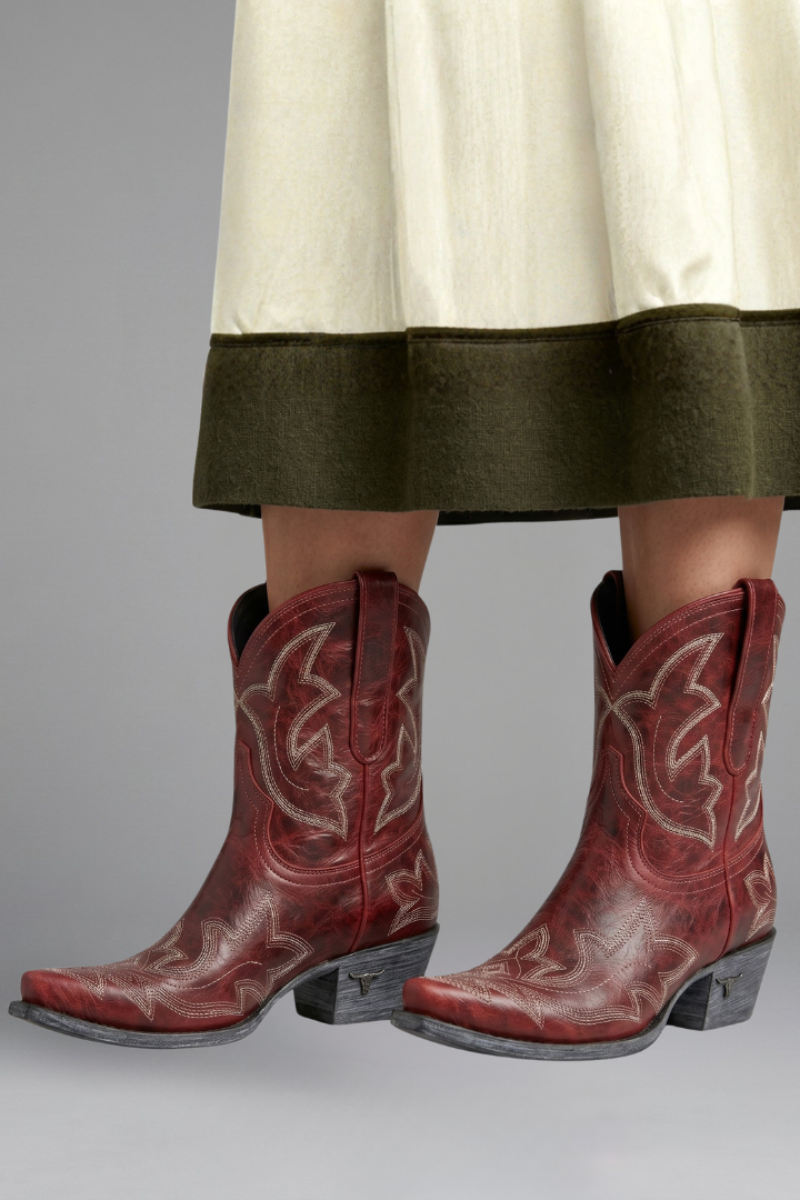 Damenstiefel mit Stickereien für jede Jahreszeit