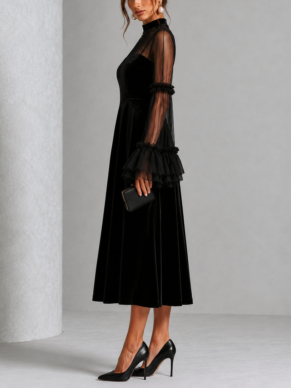 Stéphanie | Schwarzes plissiertes Midikleid aus Samt und transparentem Mesh