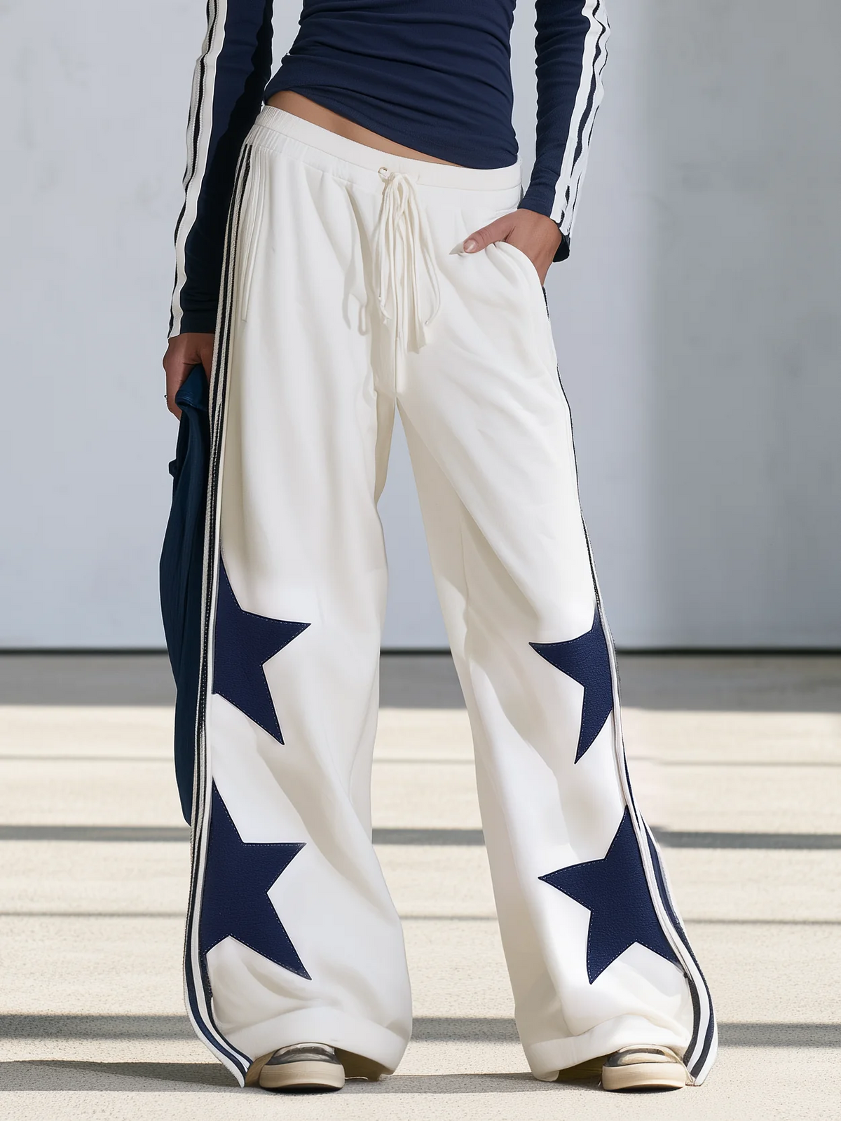 Claudia | Marineblaues Set mit langärmeligem Sternen-Oberteil und weiter Hose