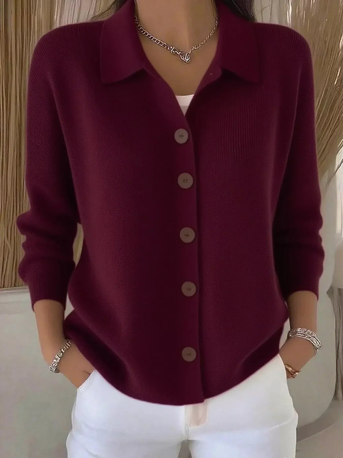Mila™ – Elegants Strickjäckli mit Chnöpf