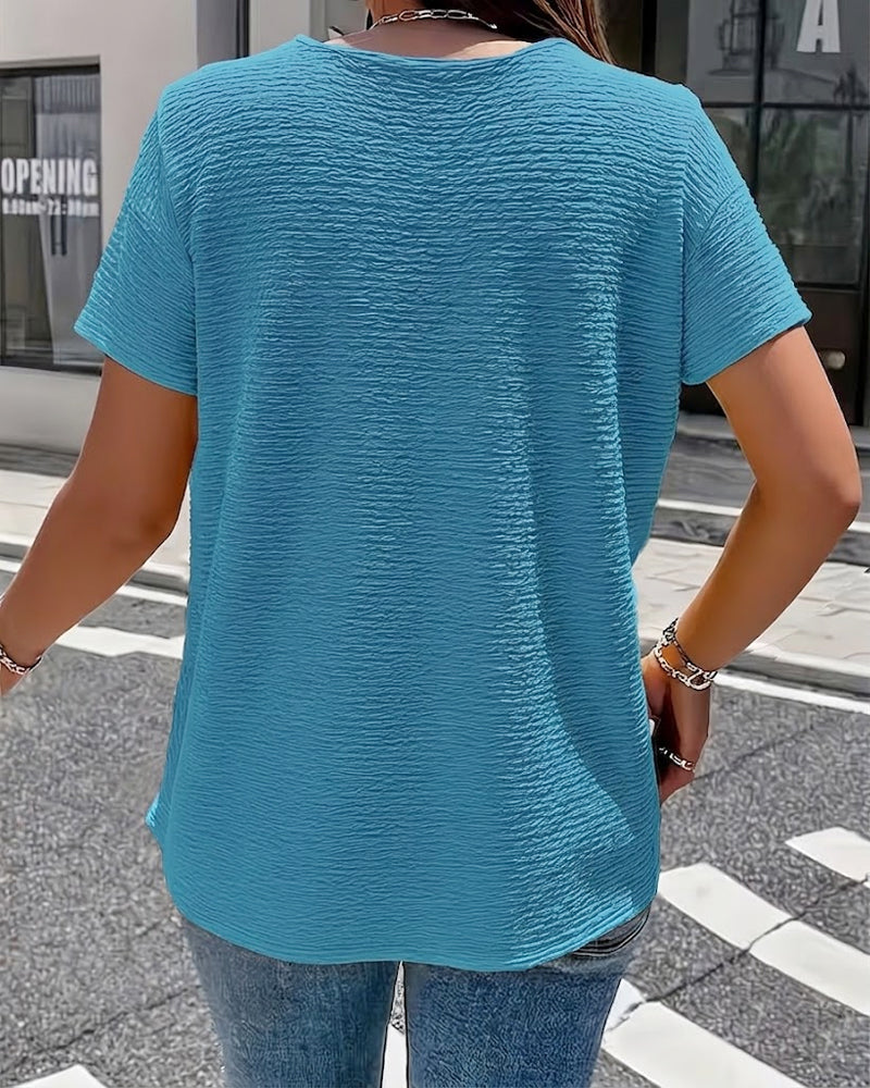 T-Shirt mit Peter-Pan-Kragen mit drei Knöpfen