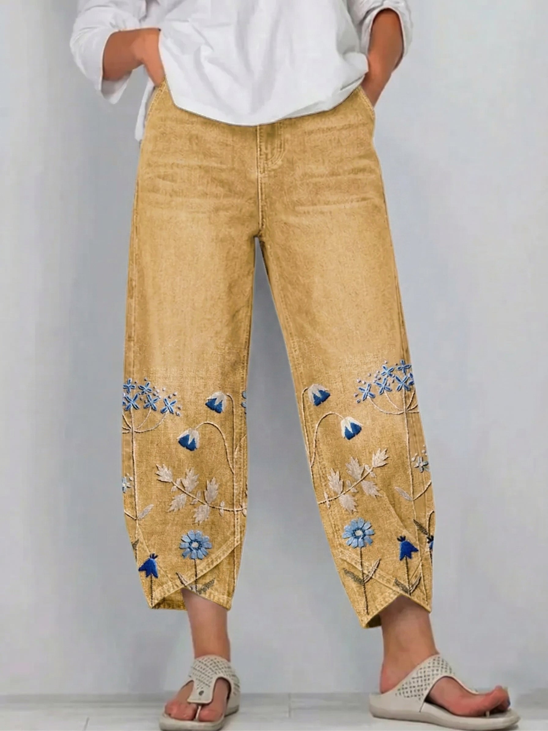 Boho-Denimhose mit Blumenmuster