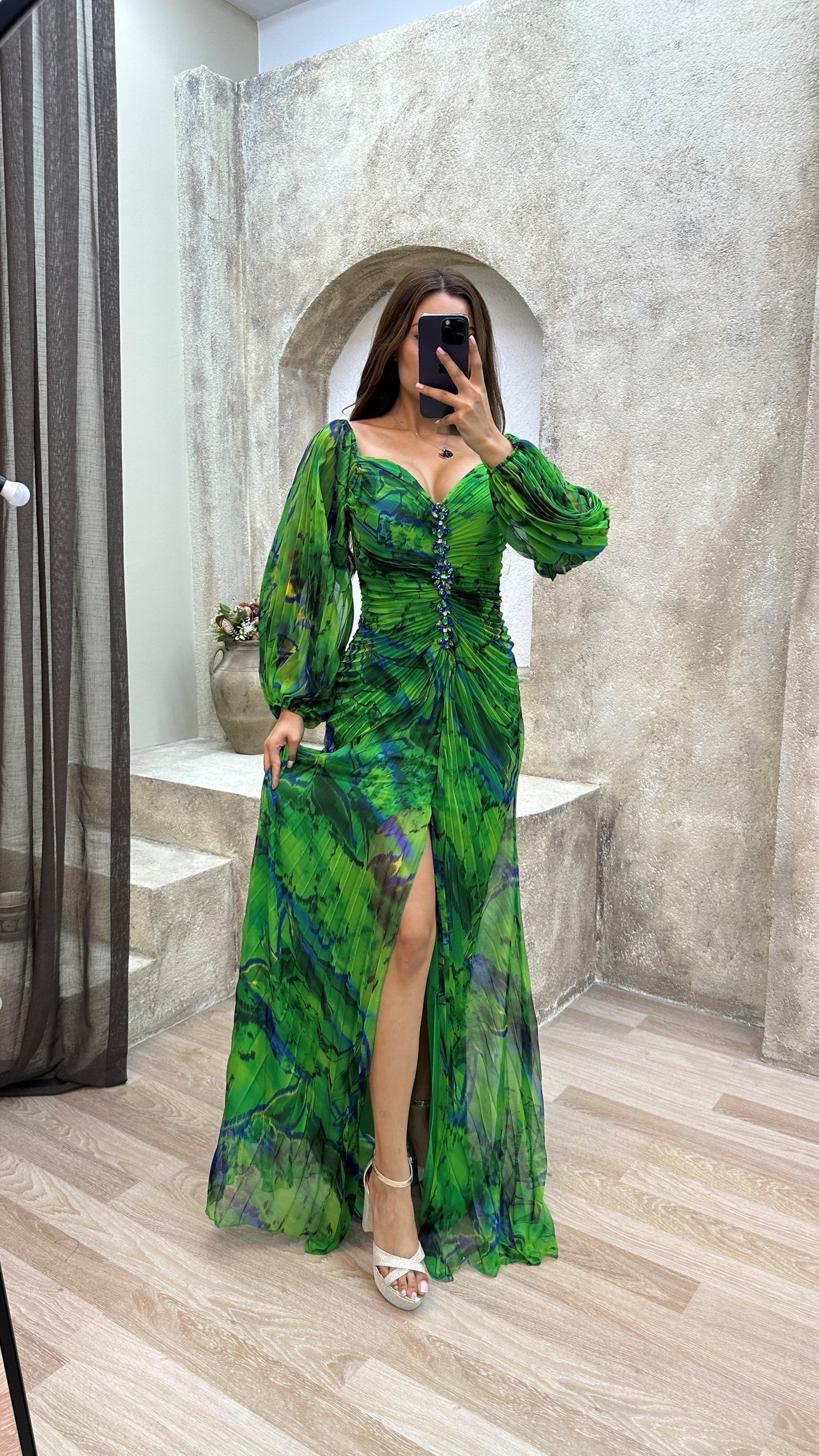 Shiri™ | Elegantes Kleid mit V-Ausschnitt
