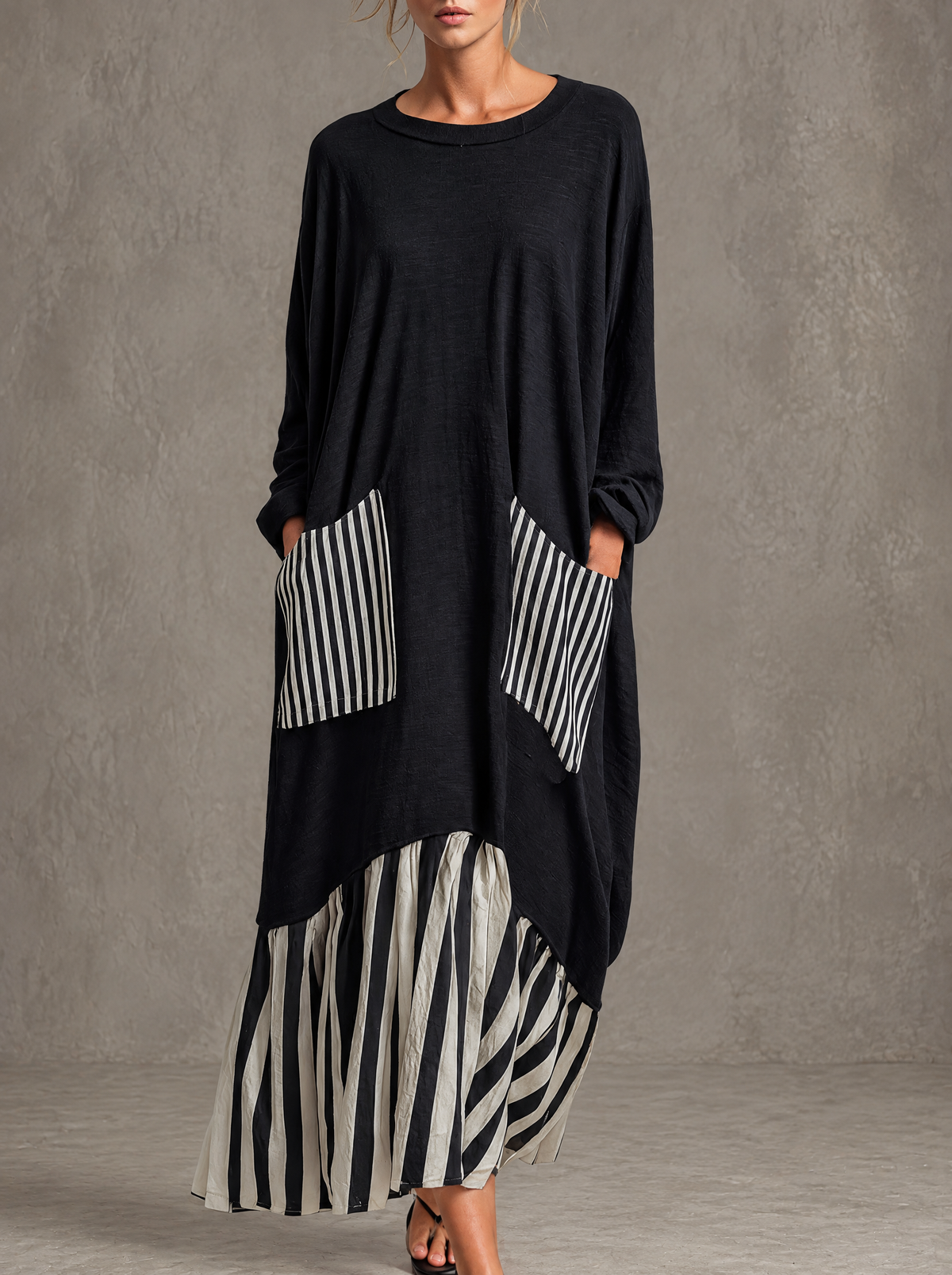 Stefania | Schwarzes Oversize-Maxikleid aus Baumwolle mit Streifen im Patchwork-Stil