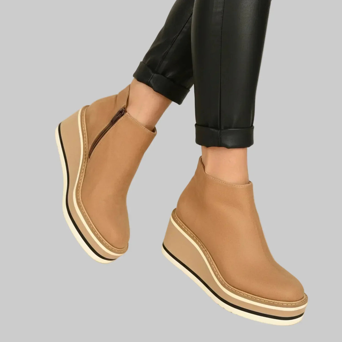 Merle | Bequeme Stiefeletten mit Keilabsatz und Reißverschluss