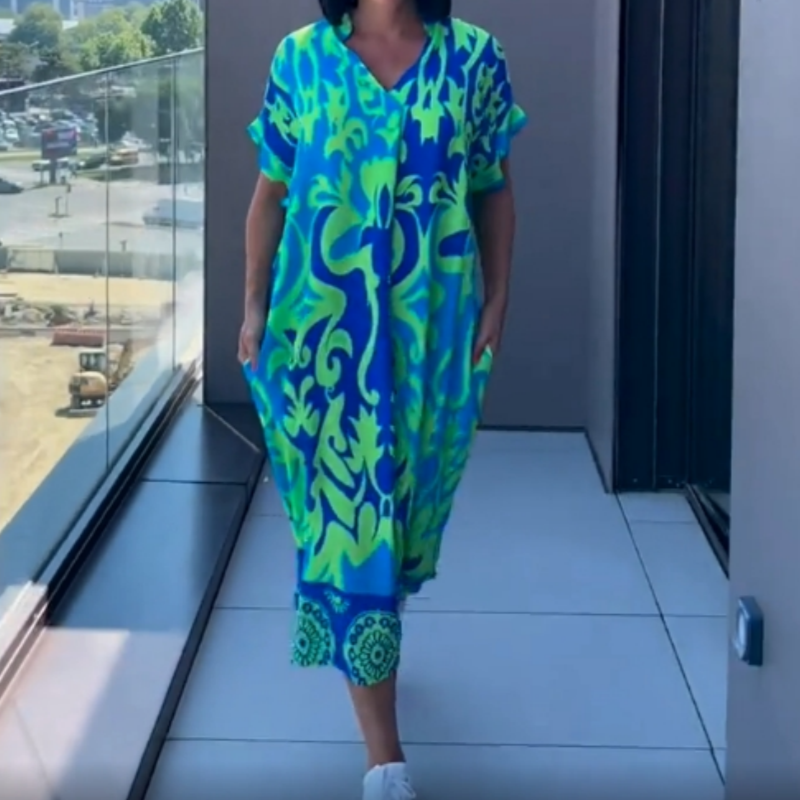 Alara – Elegantes Kleid mit V-Ausschnitt und Print