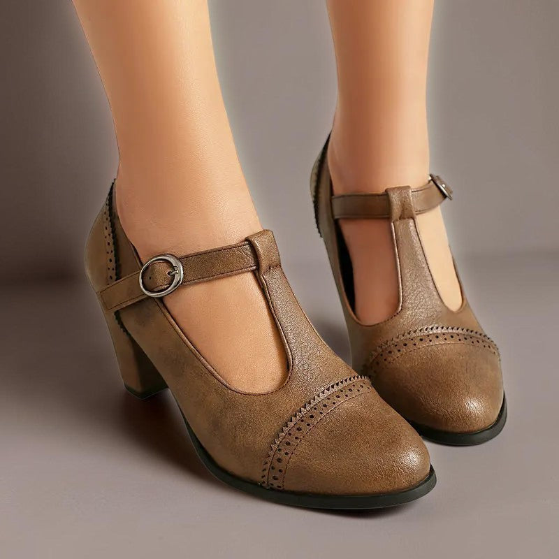 Hanne | Elegante Schuhe mit T-Riemen und Blockabsatz