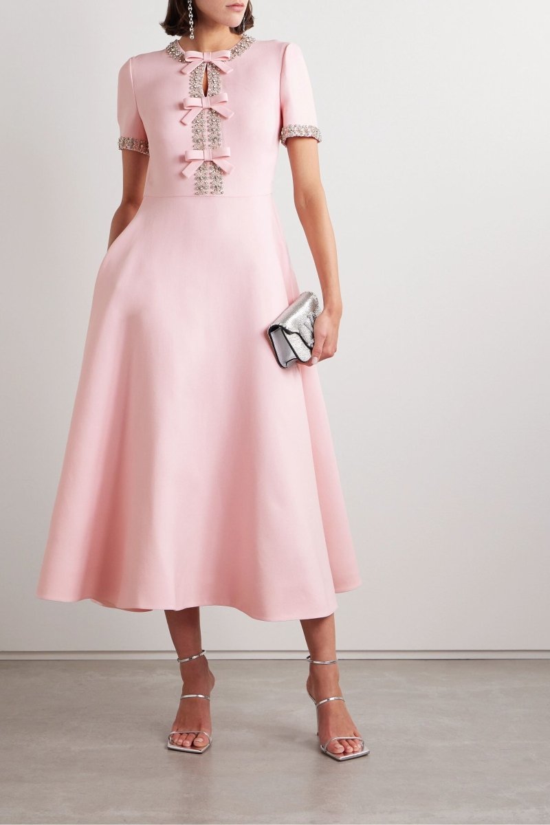 Aria™ | Schleife mit Kristall verschönert Midikleid
