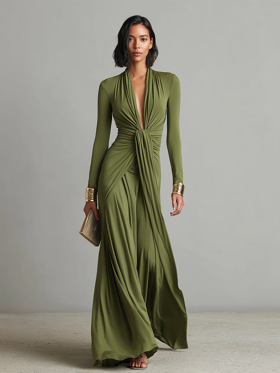 Olivgrünes langes Kleid aus elastischer Seide mit tiefem V-Ausschnitt und gerafften Details, Glamouröses Maxikleid