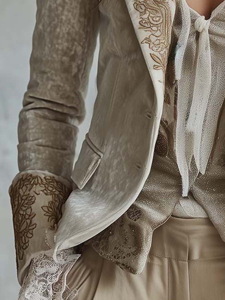 Damen Taillierter Blazer in Elfenbein mit Stickerei