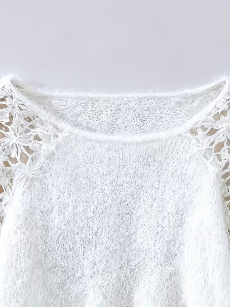 Dobrina – Schulterfreier Spitzenpullover mit Cut-out-Design