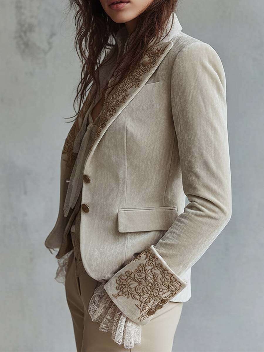 Damen Taillierter Blazer in Elfenbein mit Stickerei