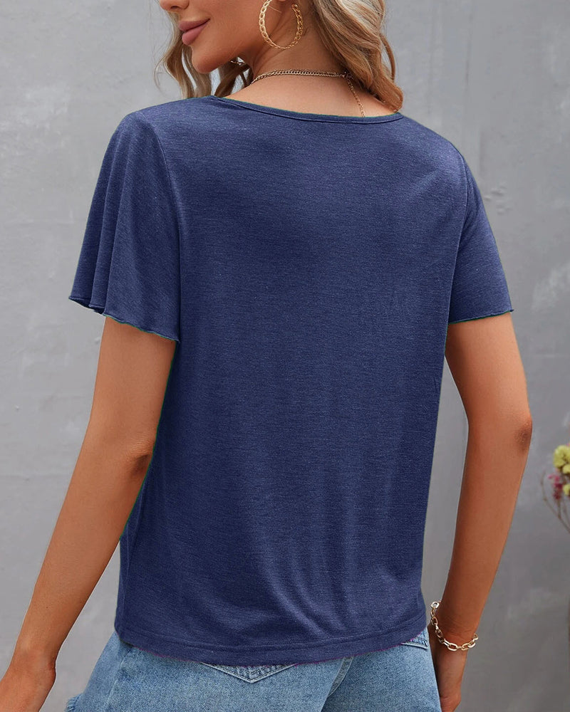 Einfarbiges T-Shirt mit Ausschnitt
