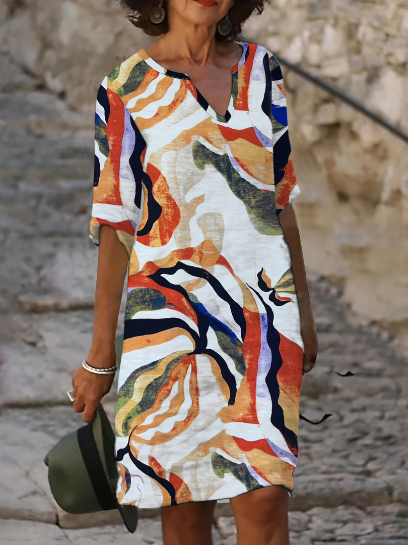 Alana – Farbenfrohes Sommerkleid mit künstlerischem Print