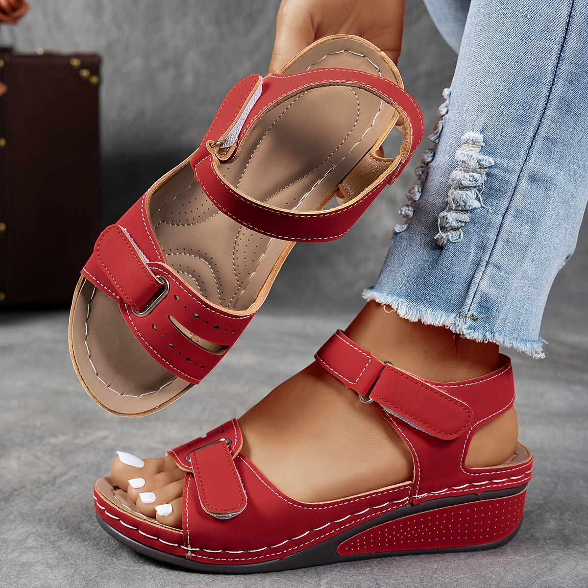 Trendige orthopädische Sandalen