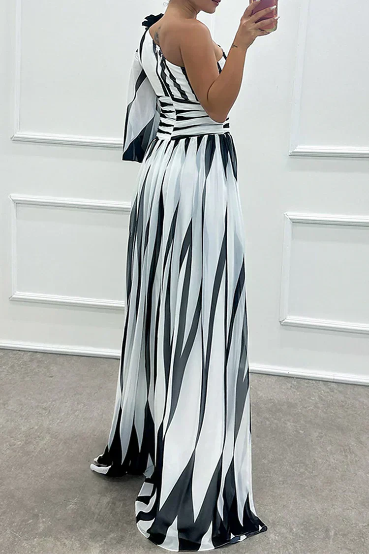 Hazel™ | Elegantes gestreiftes Maxikleid mit einer Schulter