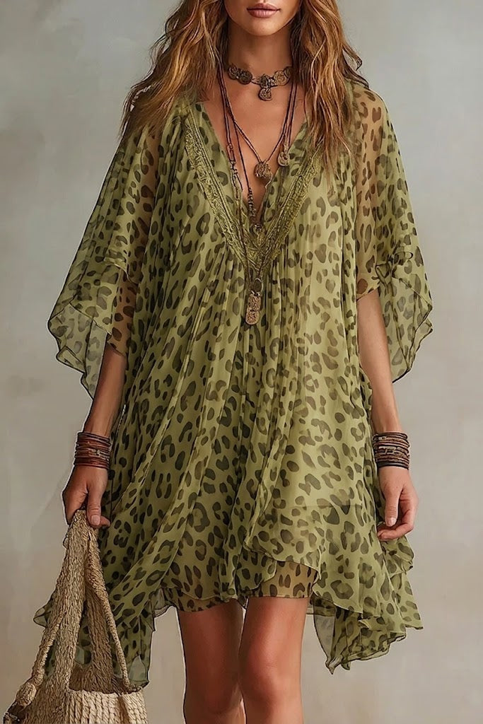 Thyra – Luftiges Kleid mit Leopardenmuster