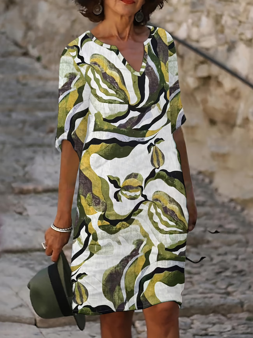 Alana – Farbenfrohes Sommerkleid mit künstlerischem Print