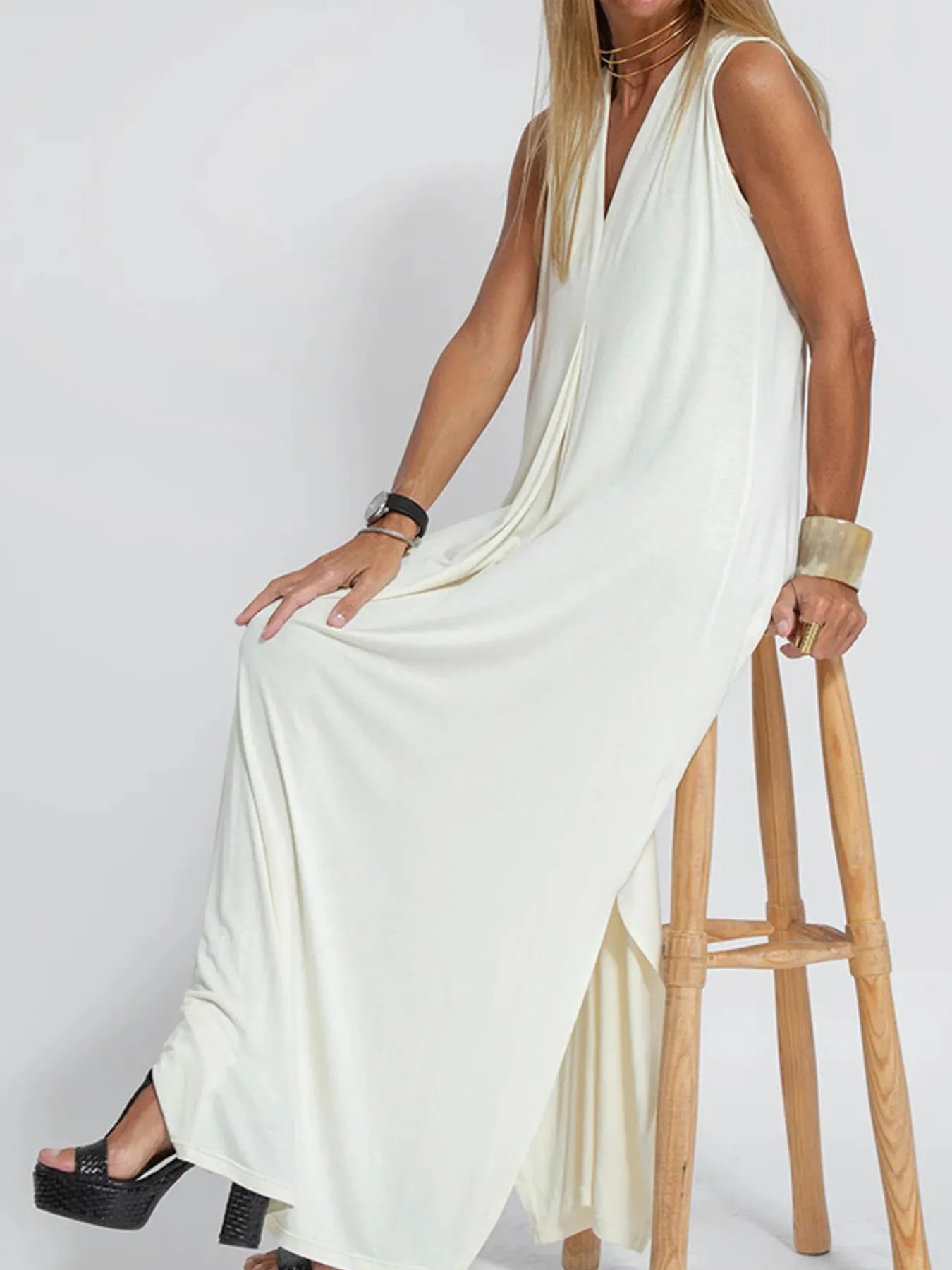Ärmelloses Maxikleid mit V-Ausschnitt und Schlitz Große Größen