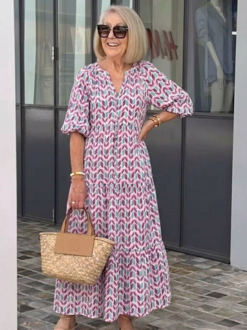 Mireya | Midi-Kleid mit langen Ärmeln, gestuftem Schnitt und geometrischem Muster