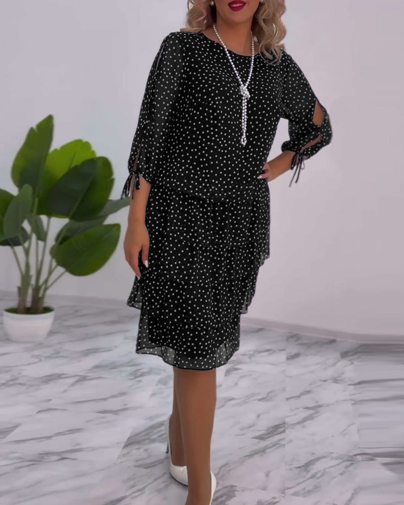 Madeleine – Elegantes Kleid mit Tupfen & Stufenrock