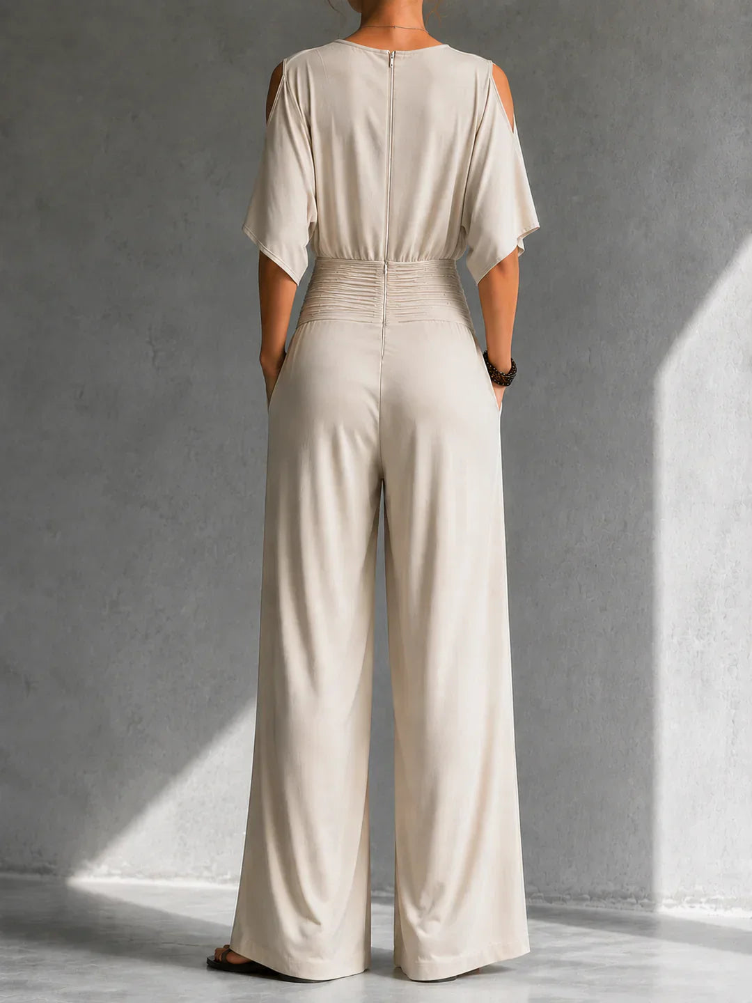 Alia | Eleganter Jumpsuit im Wickel-Look mit weitem Bein