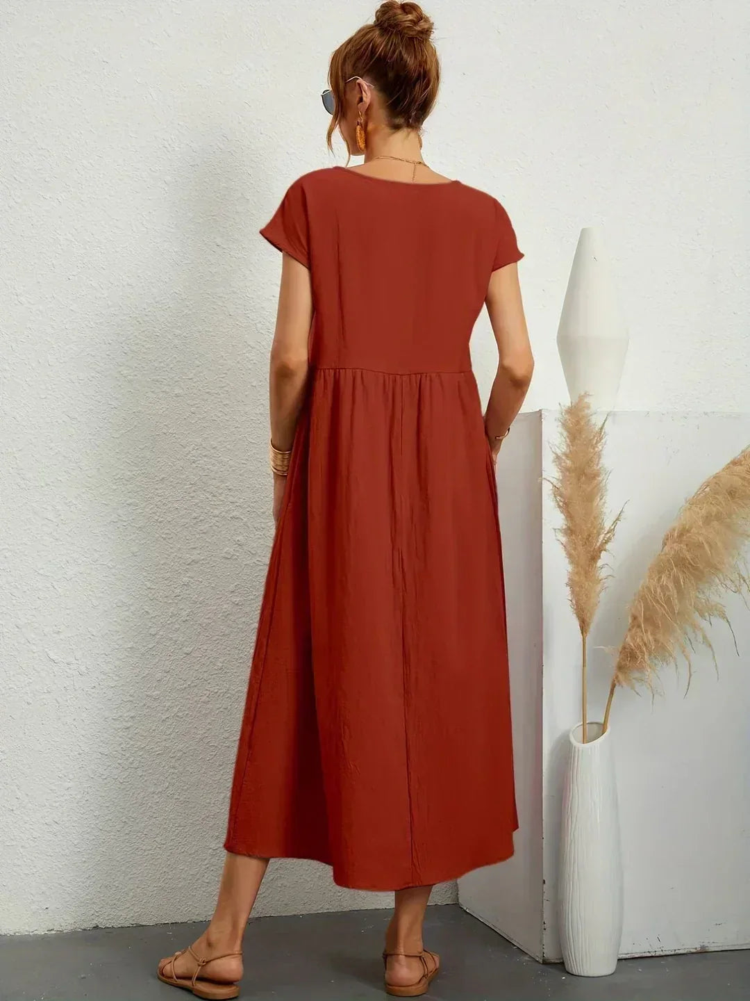 Nerys | Atmungsaktives weißes Midikleid