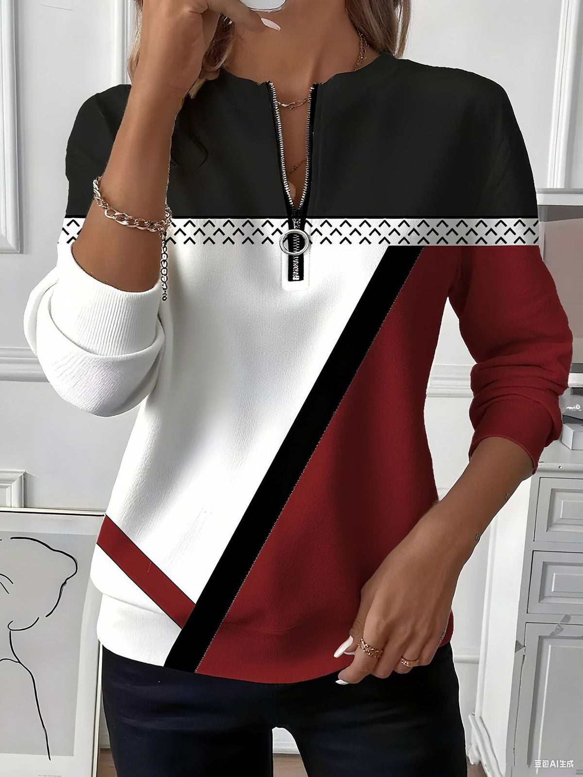 Signe – Sweatshirt mit Reißverschluss und Colorblock-Muster in Schwarz, Weiß und Bordeaux