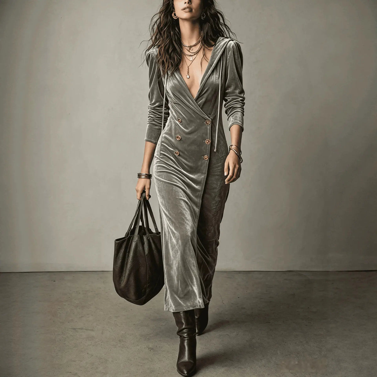 Alexandra – Samt-Midikleid mit Kapuze