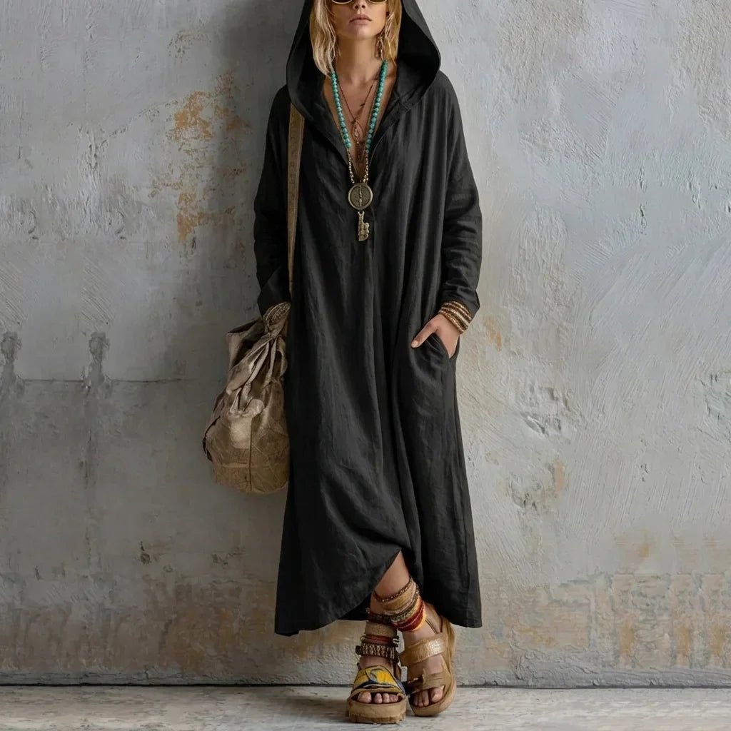 Karina – Fließendes Maxikleid mit Kapuze