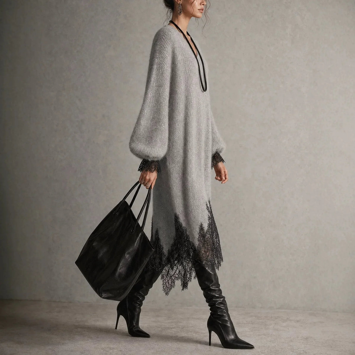Kaitlin – Strickkleid mit Spitzenbesatz