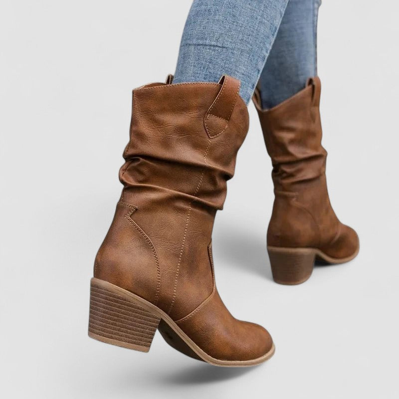 Eleanora | Stiefel mit gerafftem Schaft und Absatz